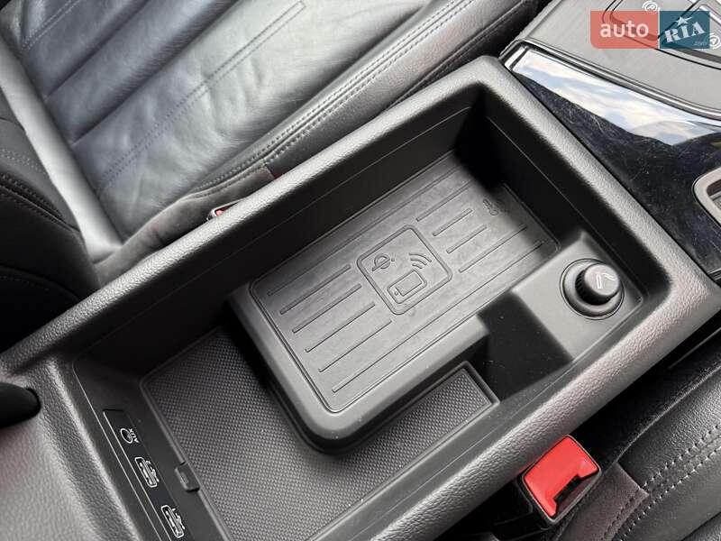 Седан Audi A4 2016 в Радивиліві