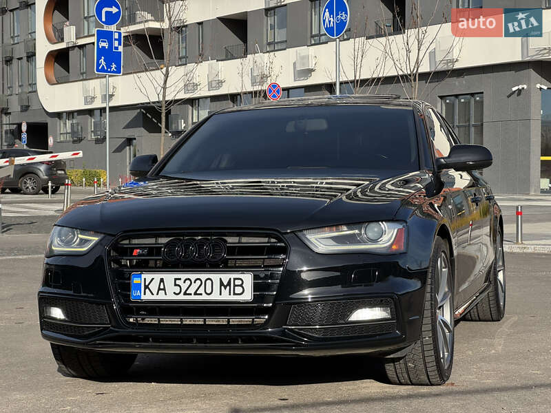 Седан Audi A4 2015 в Киеве