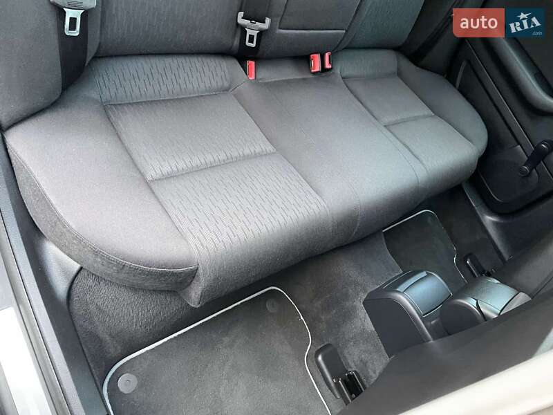 Седан Audi A4 2005 в Кам'янському