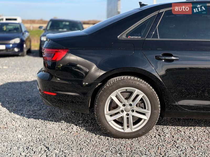 Седан Audi A4 2016 в Львові