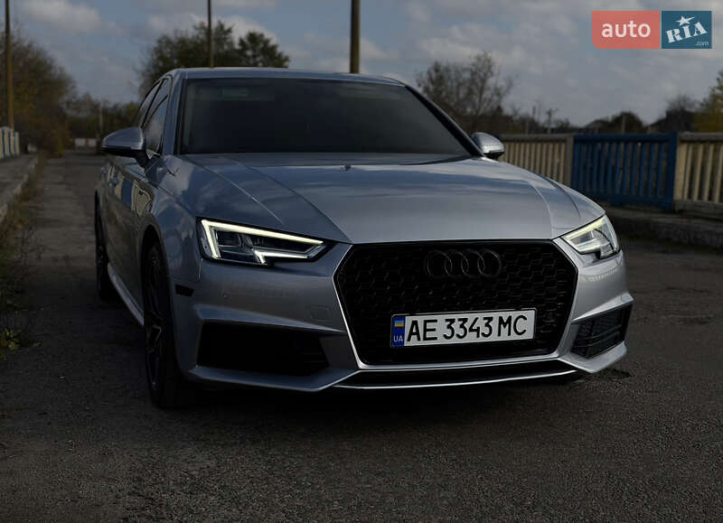 Седан Audi A4 2018 в Новомосковске