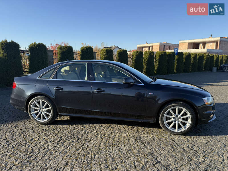 Седан Audi A4 2015 в Жовкве