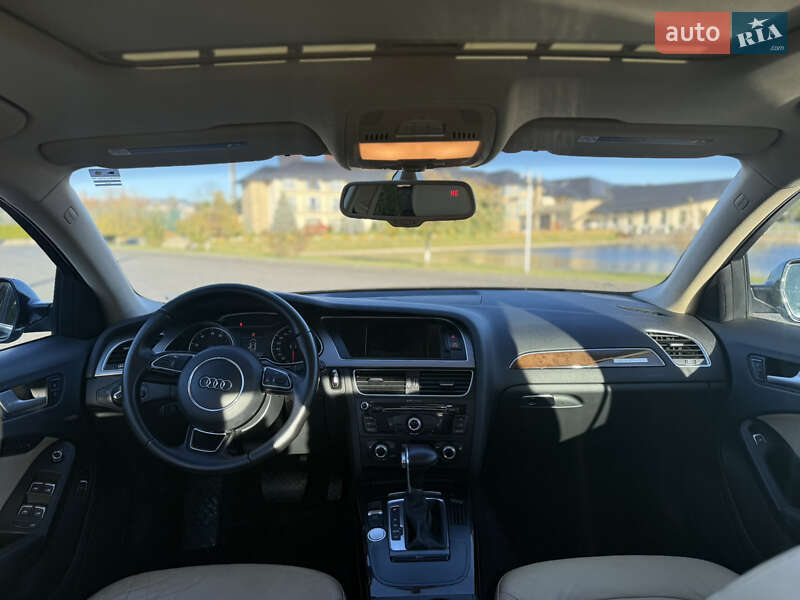 Седан Audi A4 2015 в Жовкве