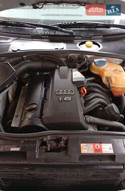 Седан Audi A4 2000 в Черновцах