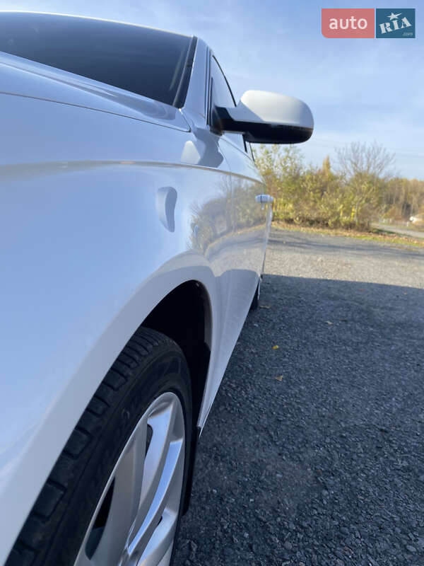 Седан Audi A4 2012 в Черкассах