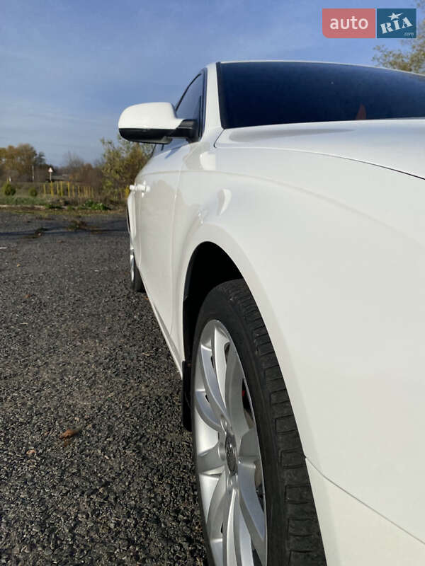 Седан Audi A4 2012 в Черкассах