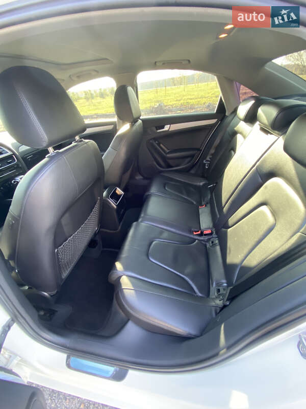 Седан Audi A4 2012 в Черкассах