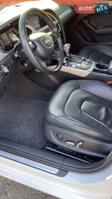 Седан Audi A4 2012 в Черкассах