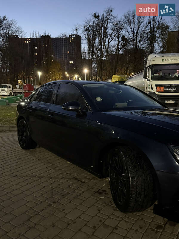 Седан Audi A4 2015 в Киеве
