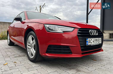 Седан Audi A4 2018 в Луцке