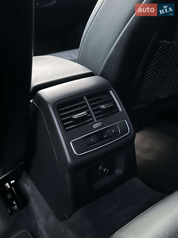 Седан Audi A4 2017 в Любешові