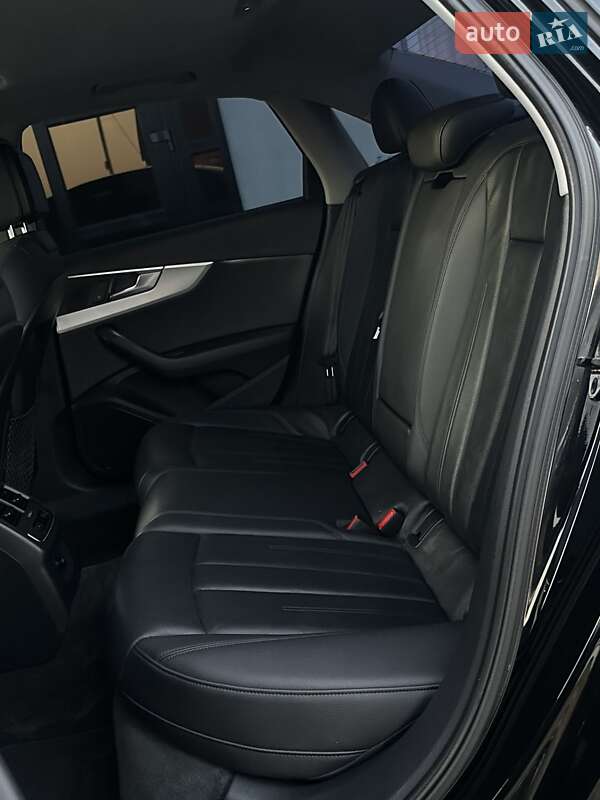 Седан Audi A4 2017 в Любешові