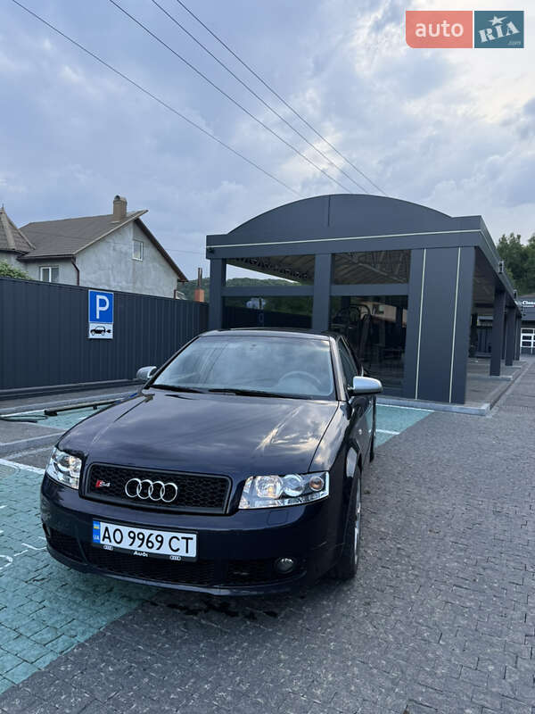 Седан Audi A4 2001 в Тячеве