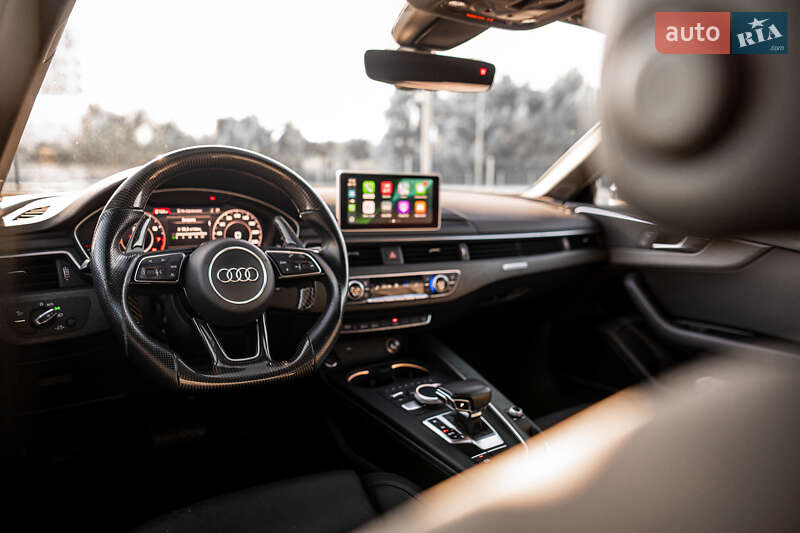 Седан Audi A4 2018 в Львове