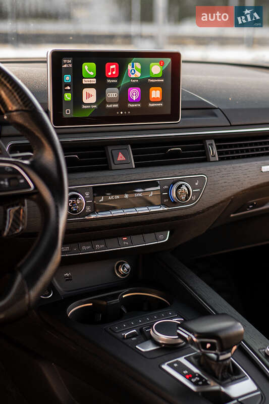 Седан Audi A4 2018 в Львове
