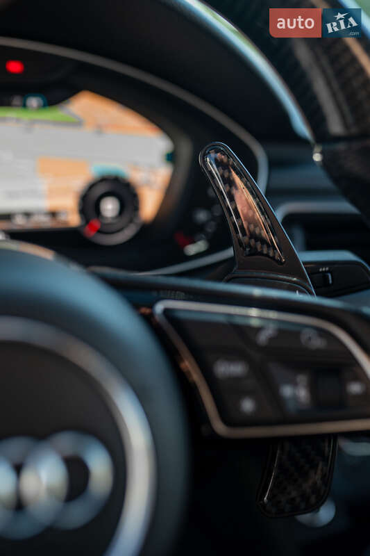 Седан Audi A4 2018 в Львове