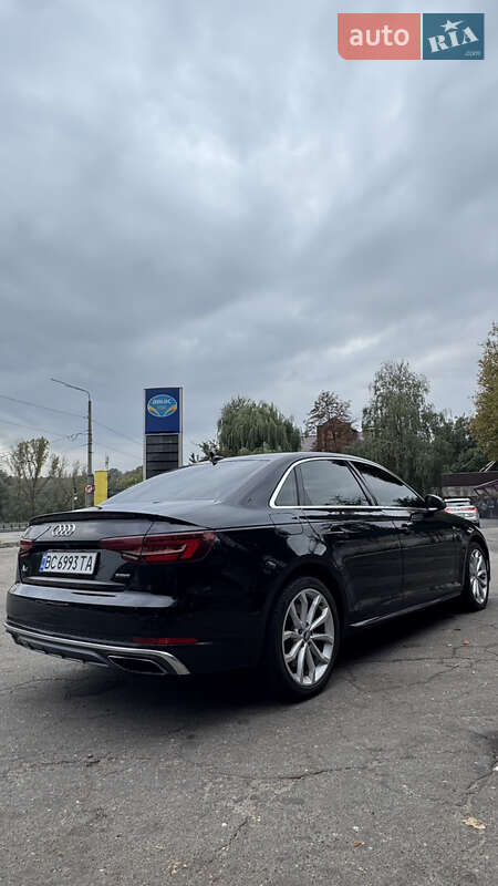 Седан Audi A4 2018 в Киеве