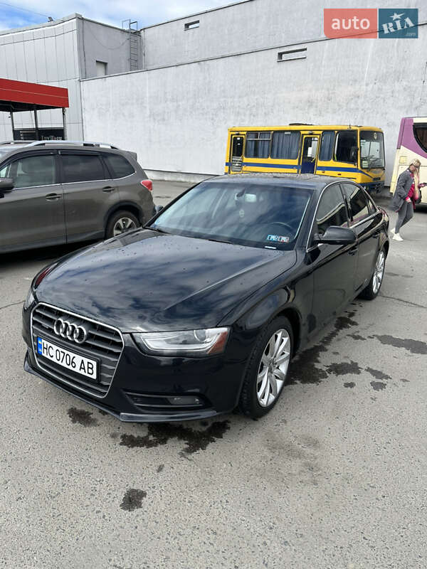 Седан Audi A4 2013 в Львове