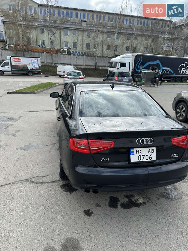Седан Audi A4 2013 в Львове