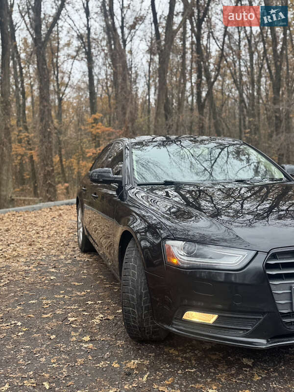 Седан Audi A4 2012 в Харкові
