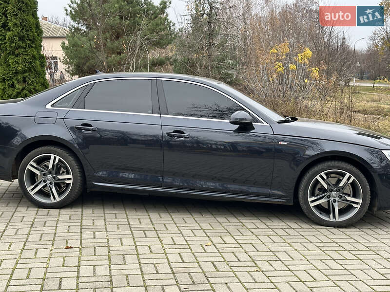 Седан Audi A4 2018 в Києві