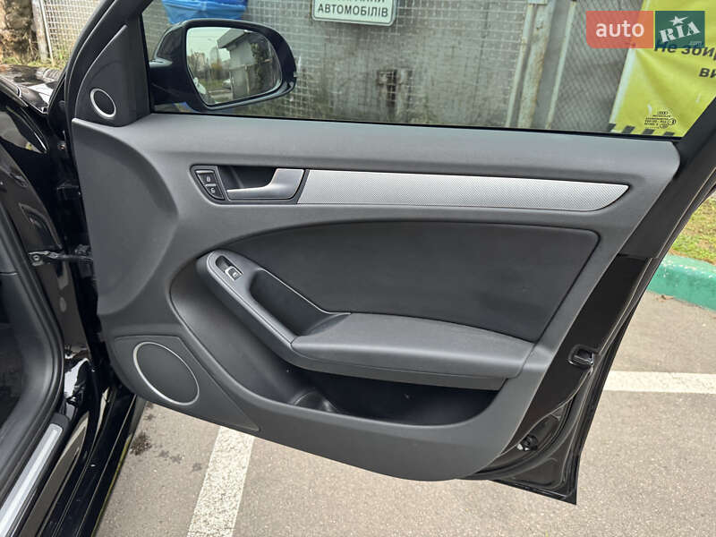 Седан Audi A4 2014 в Киеве