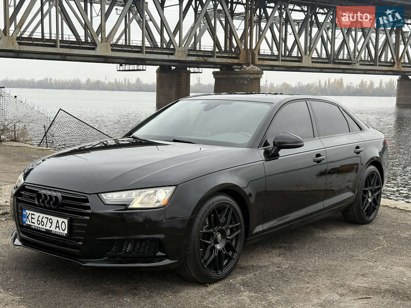 Седан Audi A4 2016 в Дніпрі