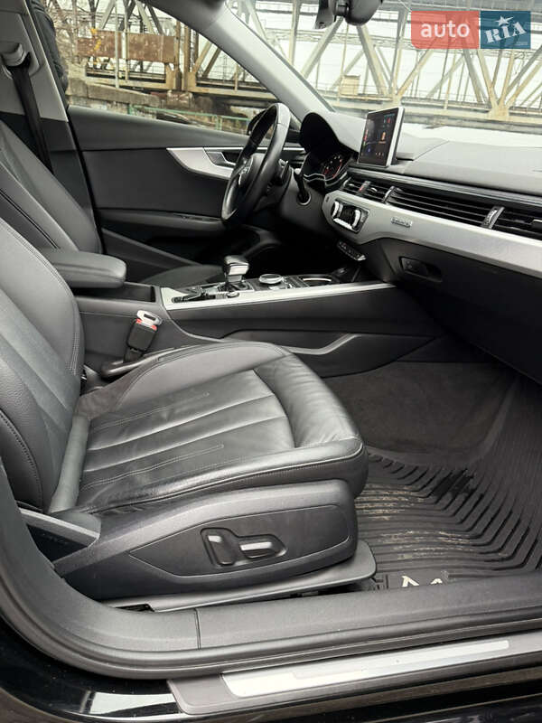 Седан Audi A4 2016 в Дніпрі