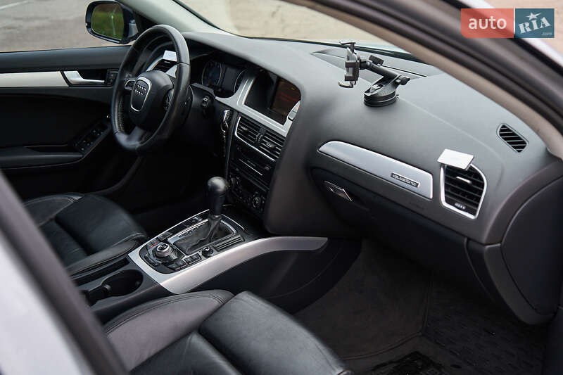 Седан Audi A4 2011 в Києві