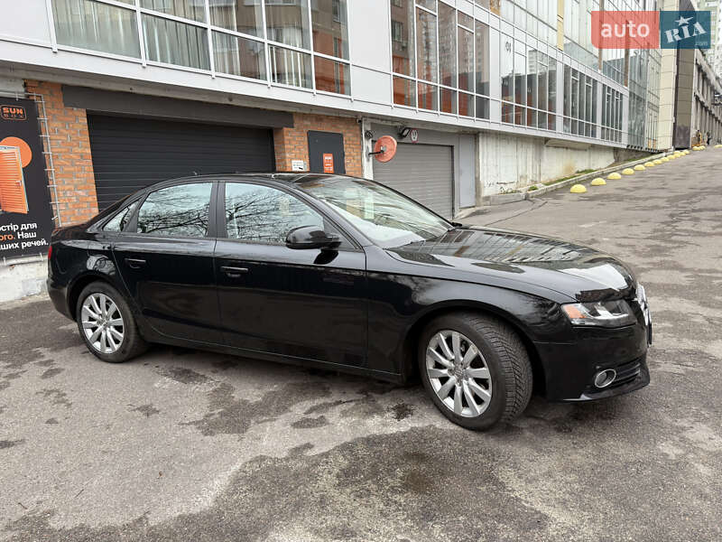 Седан Audi A4 2012 в Киеве