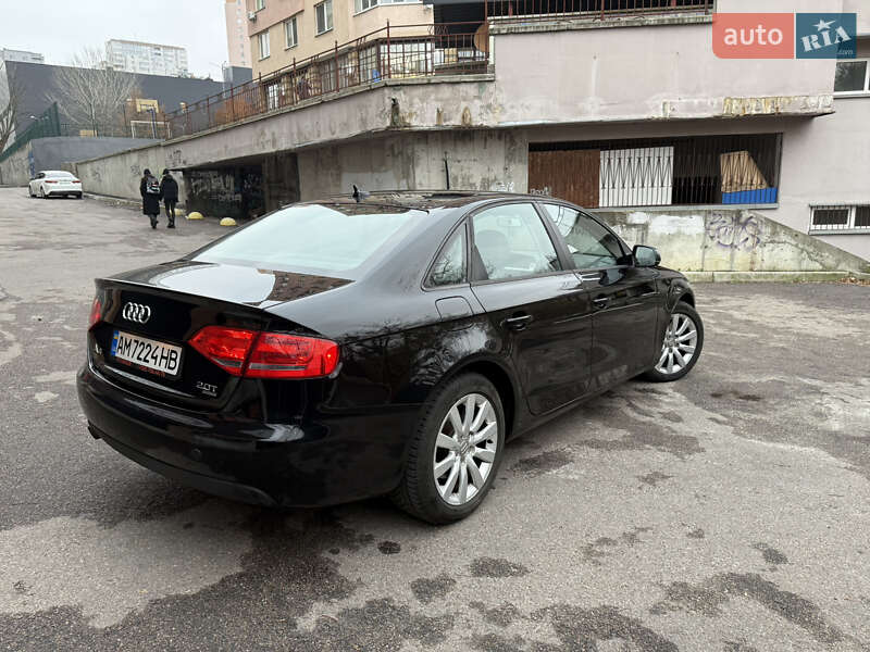 Седан Audi A4 2012 в Киеве
