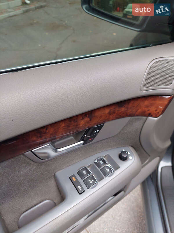 Седан Audi A4 2001 в Кременчуці