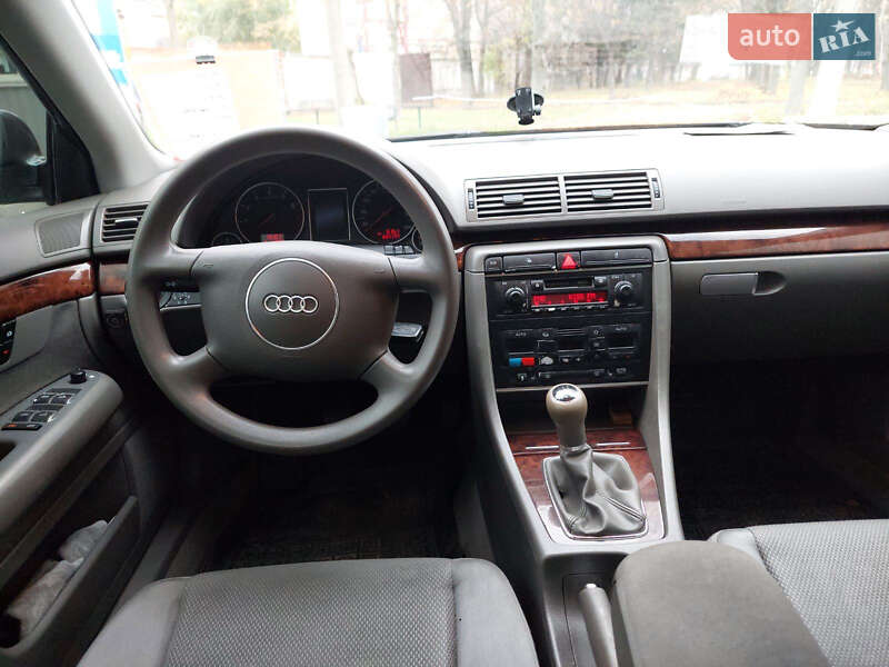 Седан Audi A4 2001 в Кременчуці