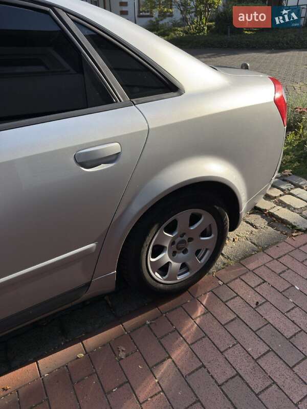 Седан Audi A4 2001 в Луцке
