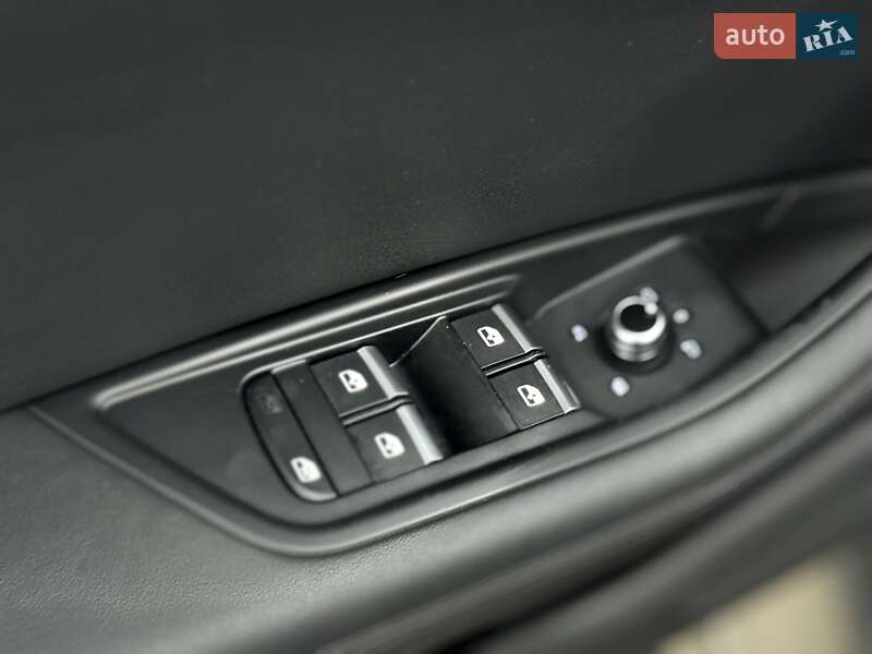 Седан Audi A4 2019 в Львові