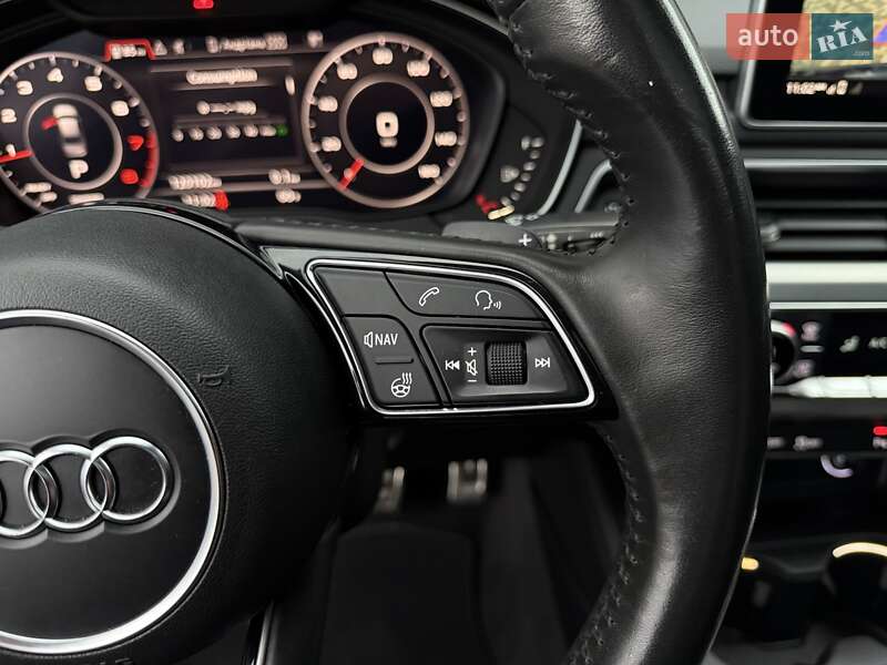 Седан Audi A4 2019 в Львові