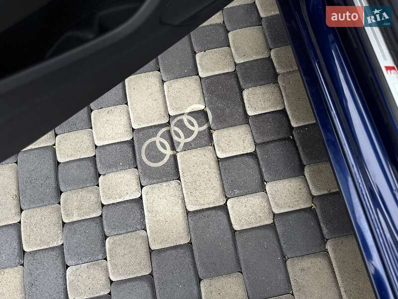 Седан Audi A4 2019 в Львові