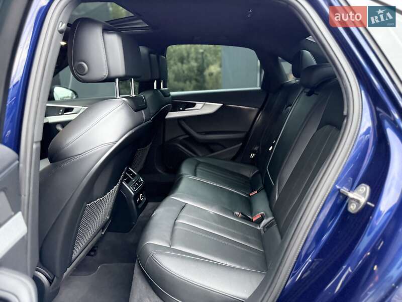 Седан Audi A4 2019 в Львові