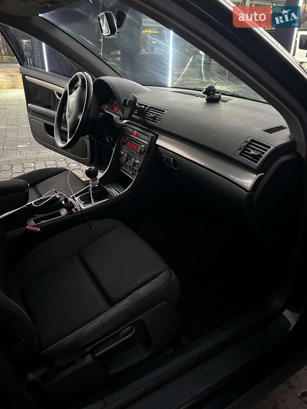 Седан Audi A4 2001 в Самборе