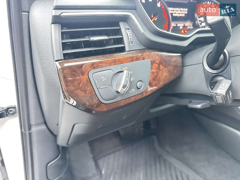 Седан Audi A4 2018 в Києві