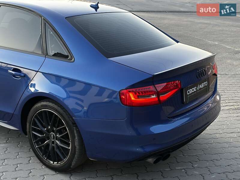 Седан Audi A4 2015 в Львове