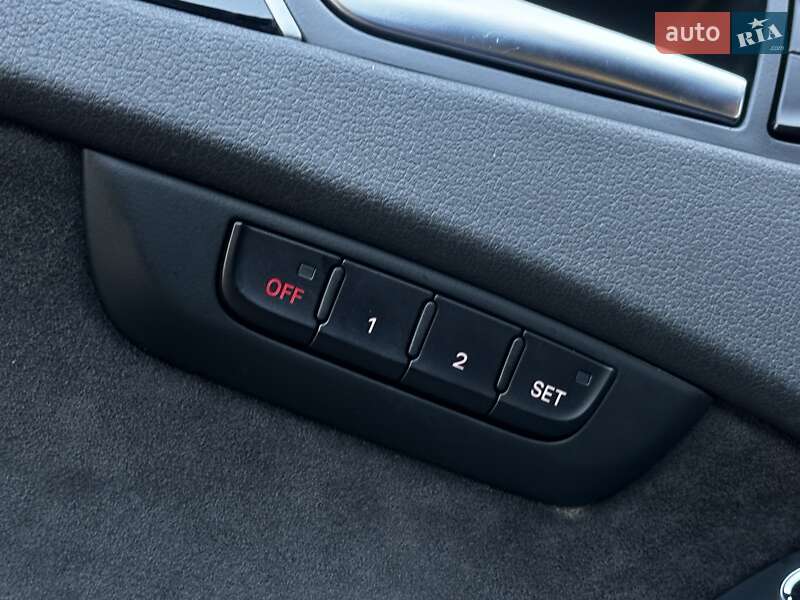 Седан Audi A4 2015 в Львове