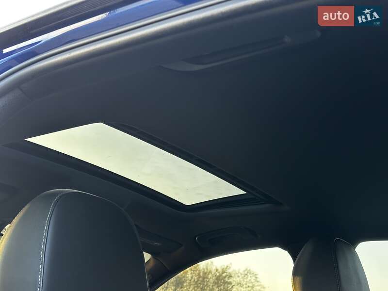 Седан Audi A4 2015 в Львове