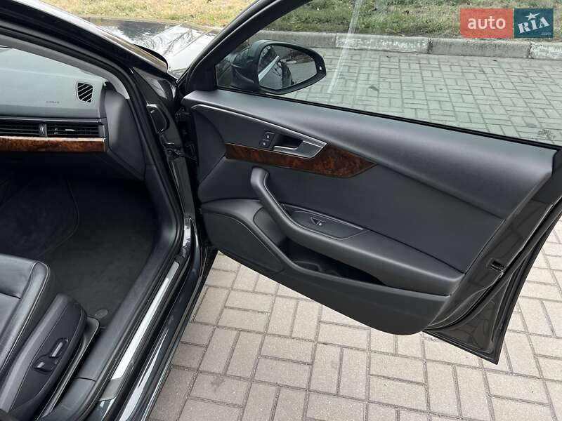Седан Audi A4 2018 в Запоріжжі