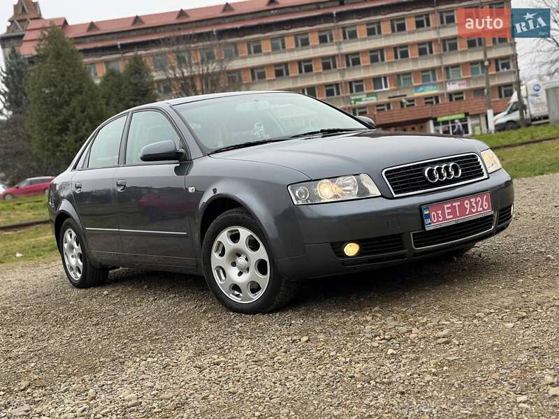Седан Audi A4 2003 в Долине