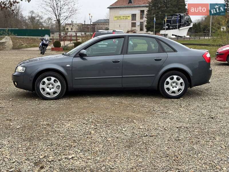 Седан Audi A4 2003 в Долине