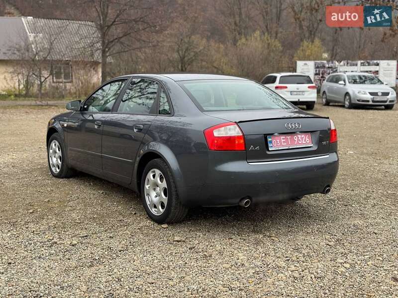 Седан Audi A4 2003 в Долине