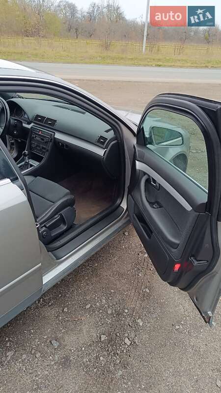 Универсал Audi A4 2003 в Деражне