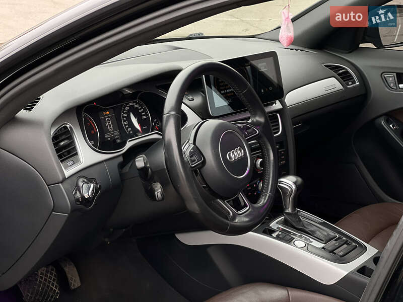 Седан Audi A4 2015 в Києві