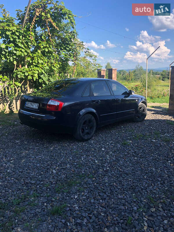 Седан Audi A4 2001 в Хусті